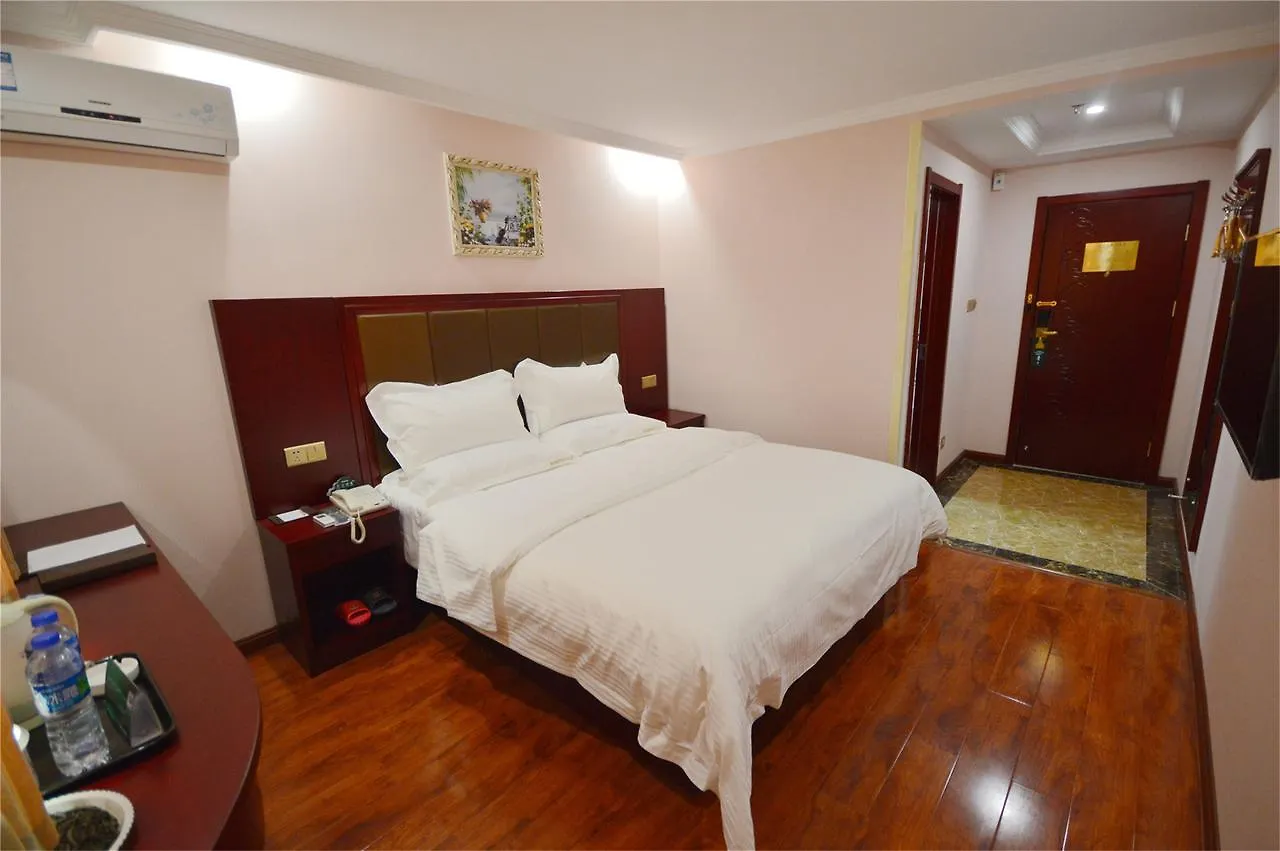 Greentree Inn Henan Kaifeng Jinming District Jinming Square Little Song City Business Hotel